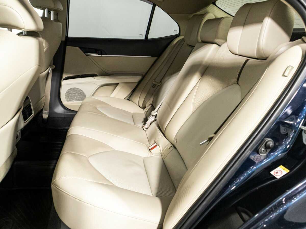 Toyota Camry 2018 года с пробегом. Фото: #9