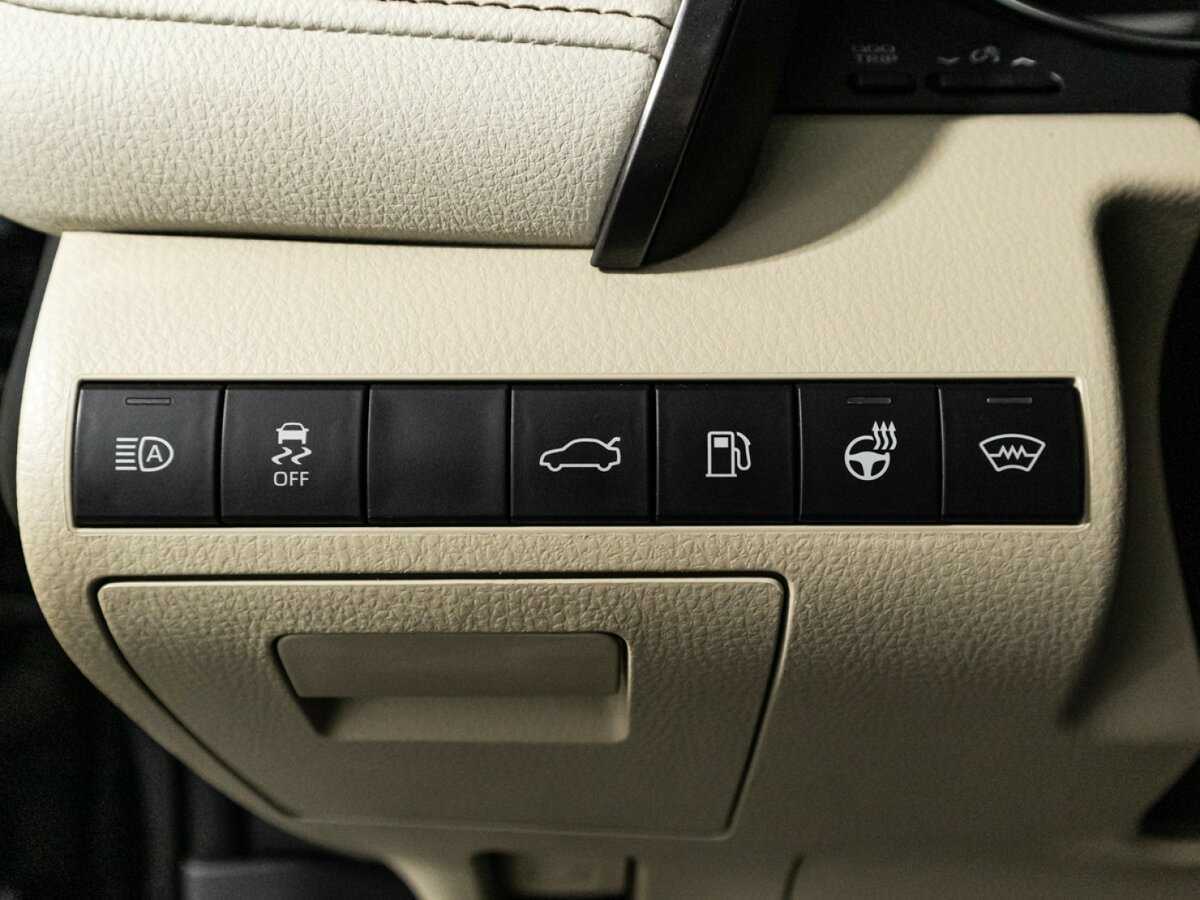 Toyota Camry 2018 года с пробегом. Фото: #18