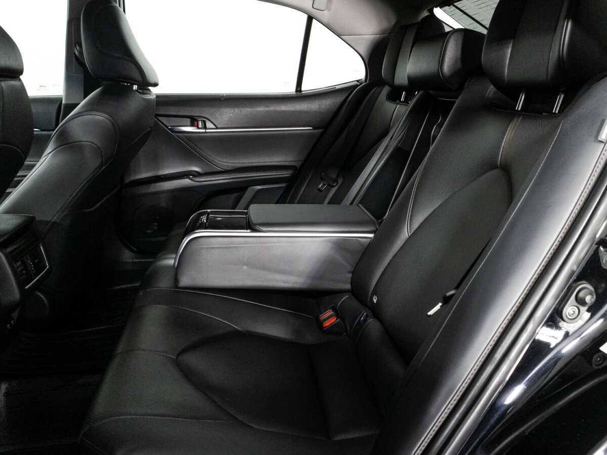 Toyota Camry 2018 года с пробегом. Фото: #9