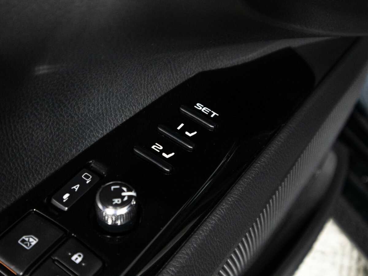 Б/У Тойота Камри 2018 года. Фото: #16