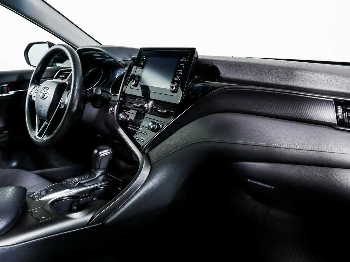 Toyota Camry 2021 года с пробегом. Фото: #5