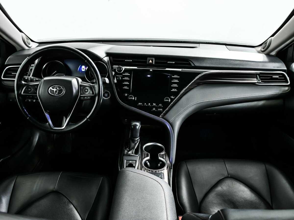 Toyota Camry 2018 года с пробегом. Фото: #9
