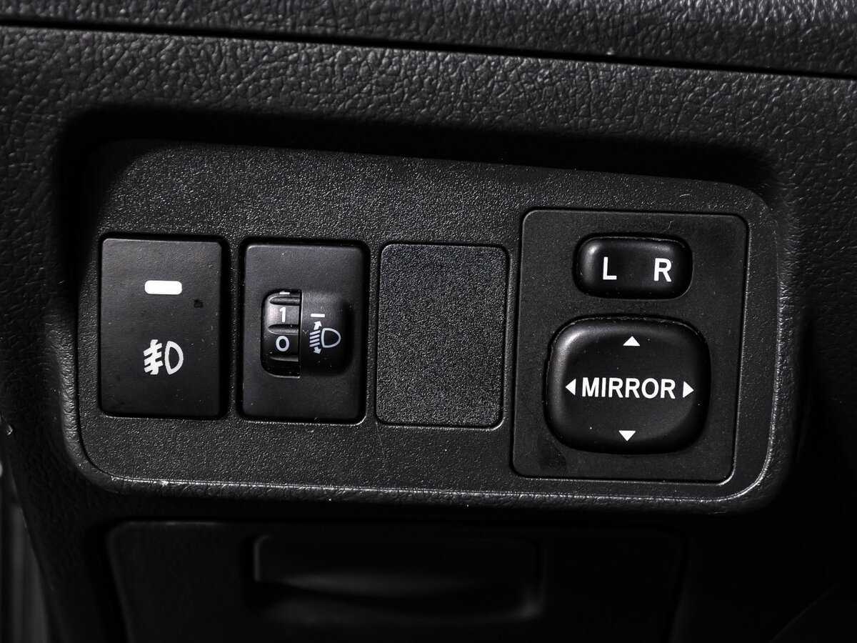 Б/У Тойота Королла 2012 года. Фото: #13