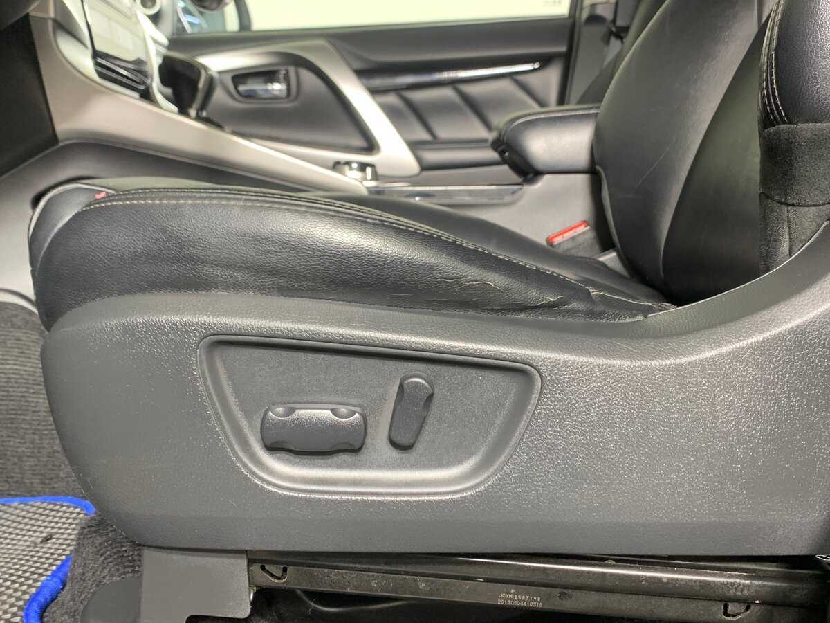 Mitsubishi Pajero Sport 2017 года с пробегом. Фото: #16