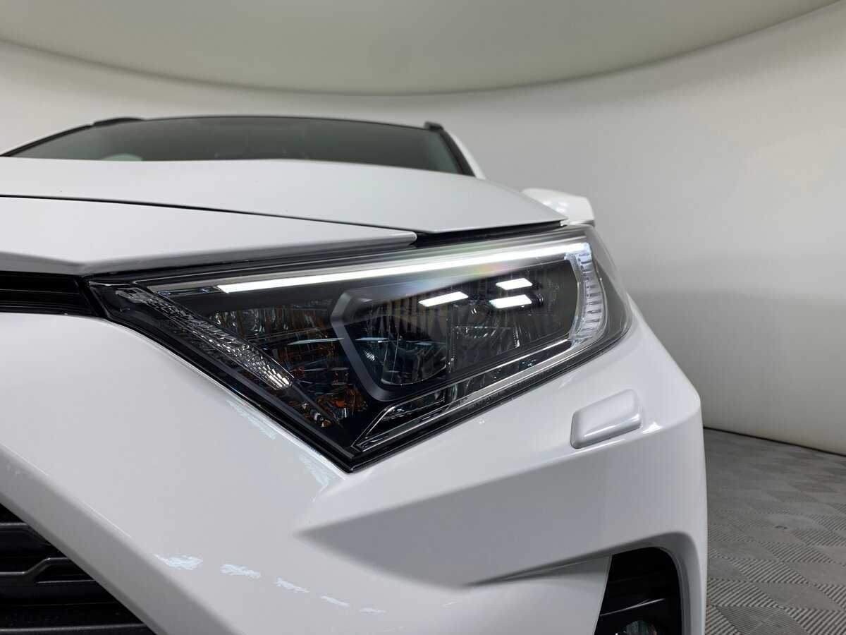 Toyota RAV4 2020 года с пробегом. Фото: #9