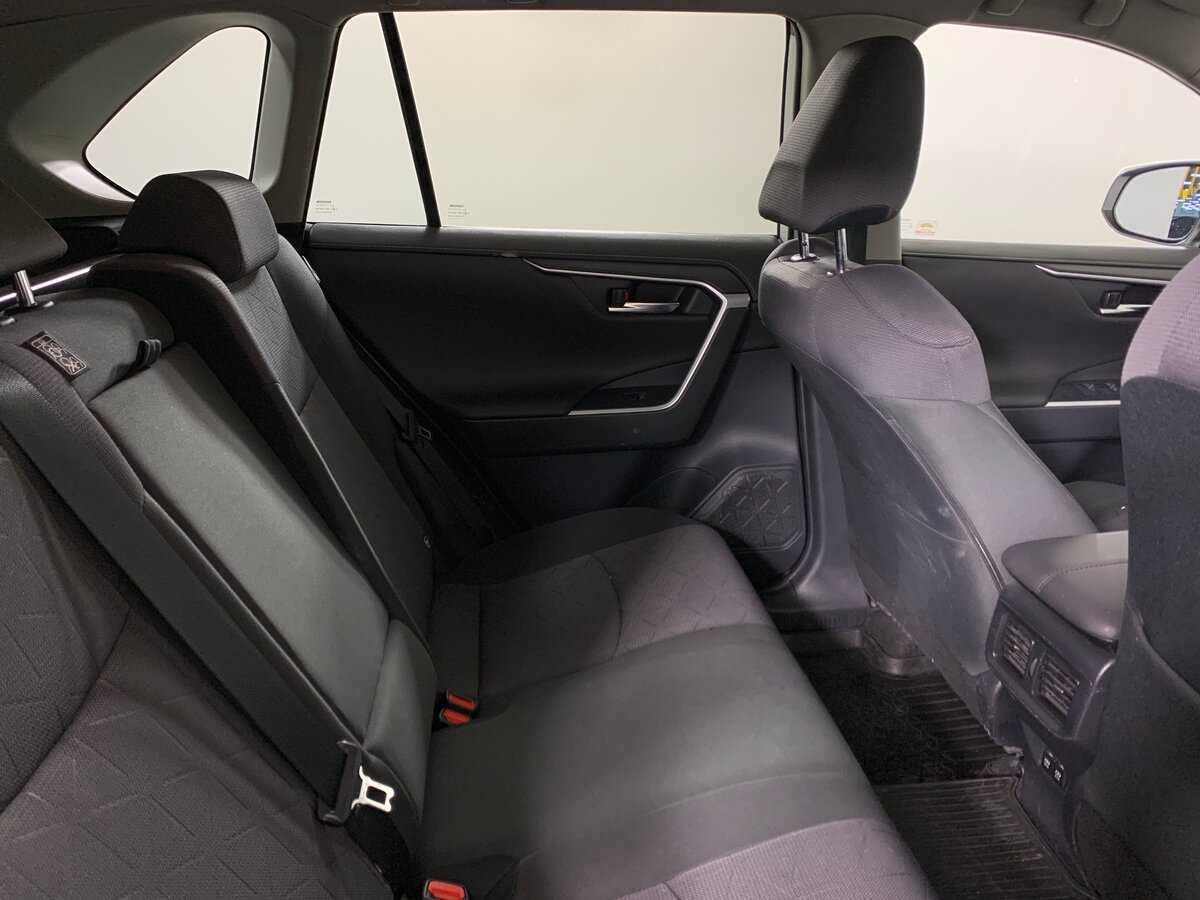 Toyota RAV4 2020 года с пробегом. Фото: #17