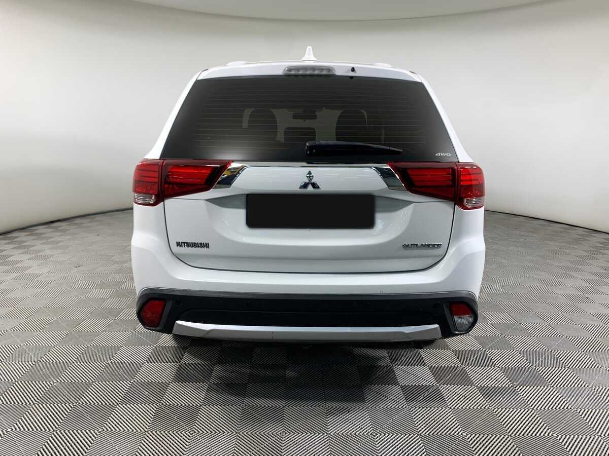 Mitsubishi Outlander 2017 года с пробегом. Фото: #5