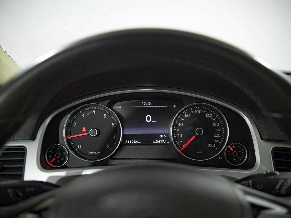 Б/У Фольксваген Туарег 2013 года. Фото: #6