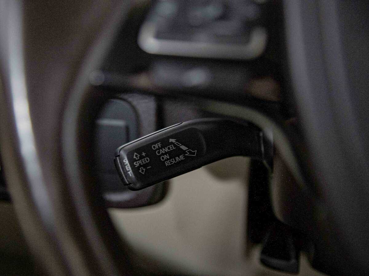 Б/У Фольксваген Туарег 2013 года. Фото: #7