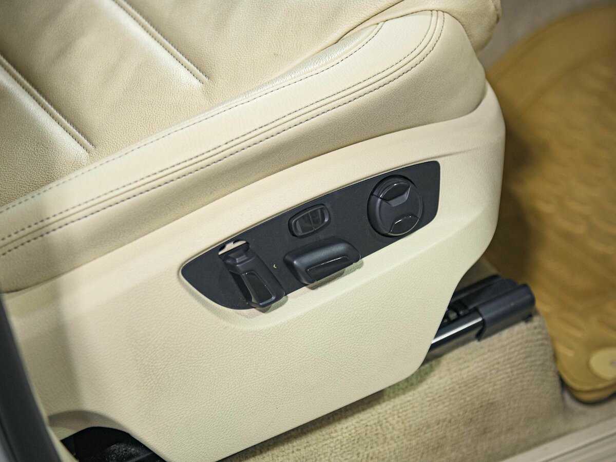 Б/У Фольксваген Туарег 2013 года. Фото: #18