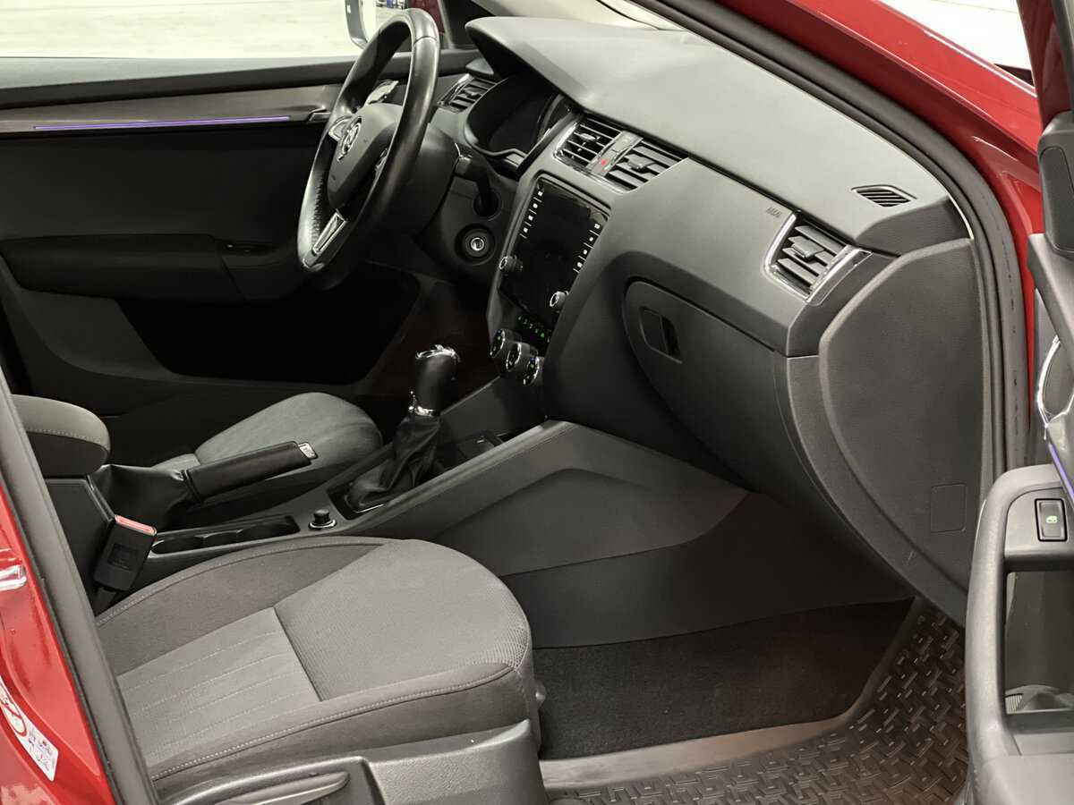 Б/У Шкода Октавия 2017 года. Фото: #10