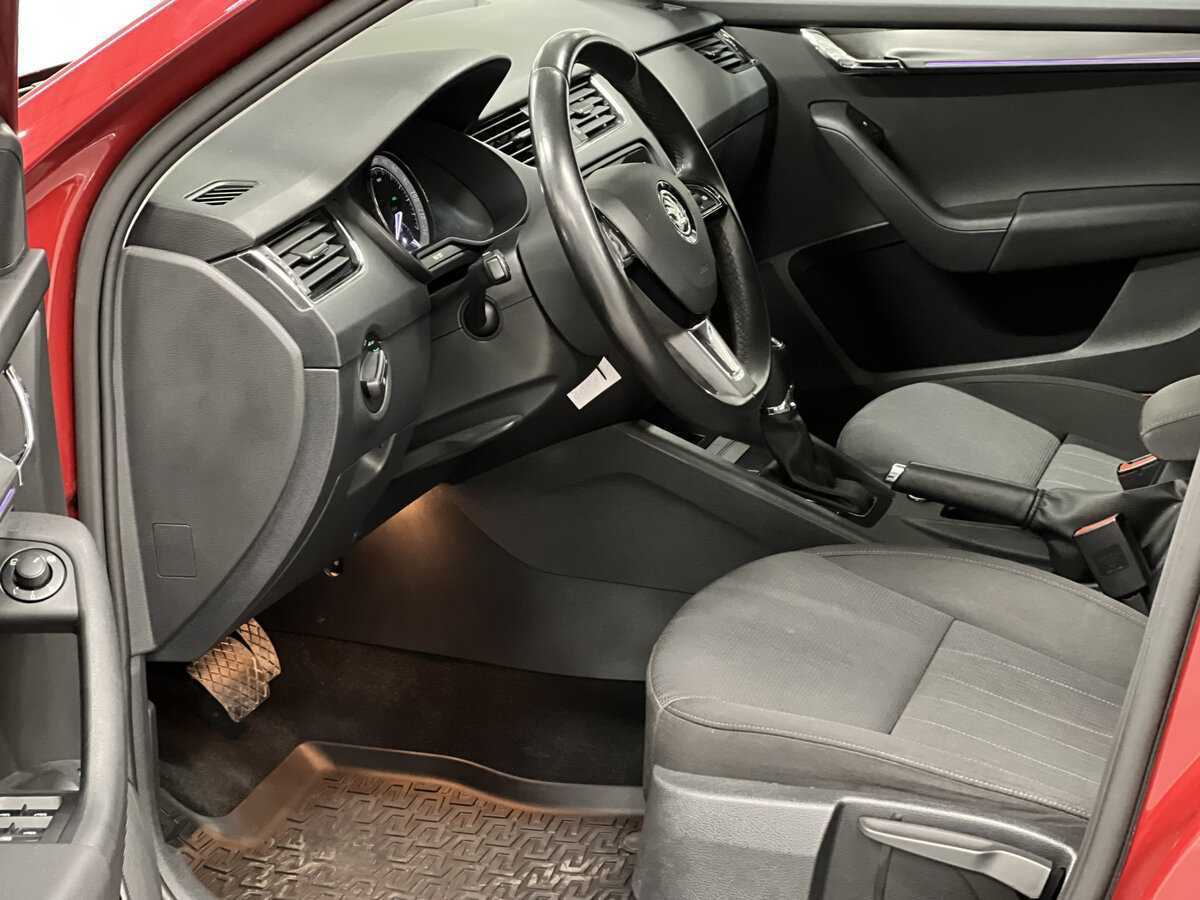 Б/У Шкода Октавия 2017 года. Фото: #15