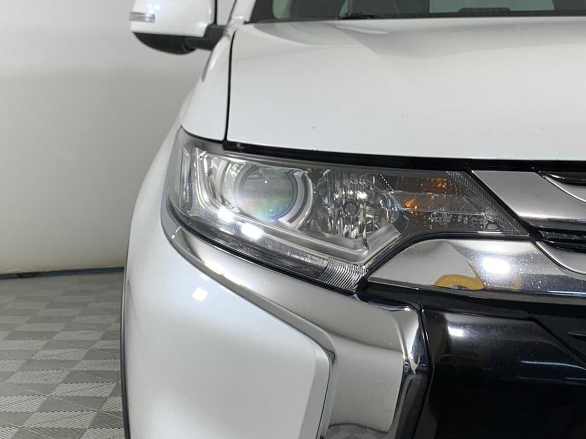 Mitsubishi Outlander 2016 года с пробегом. Фото: #9