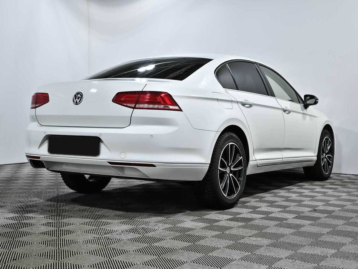 Б/У Фольксваген Пассат 2015 года. Фото: #3