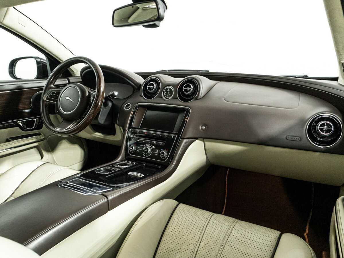 Jaguar XJ 2015 года с пробегом. Фото: #8