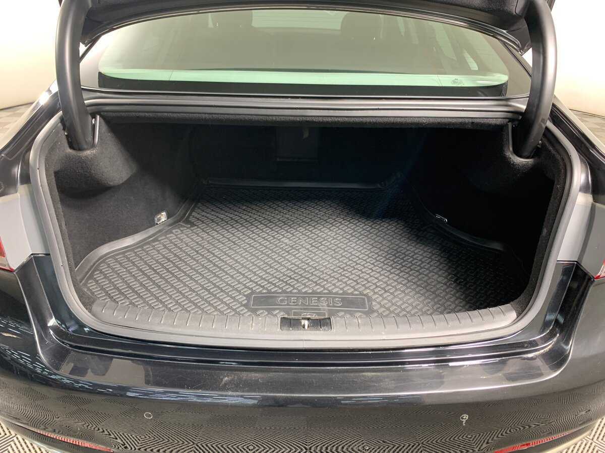 Hyundai Genesis 2016 года с пробегом. Фото: #19