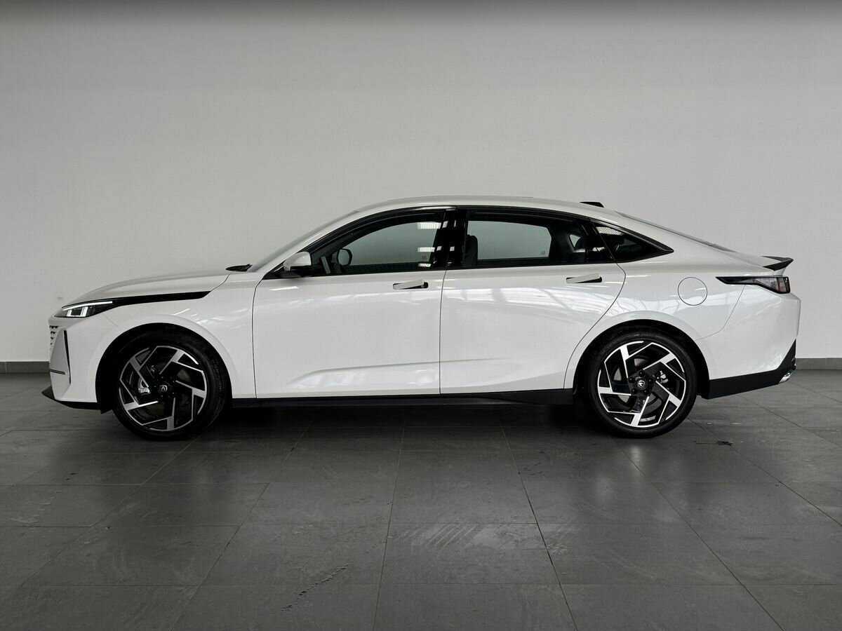 Changan Lamore 2023 года с пробегом. Фото: #3