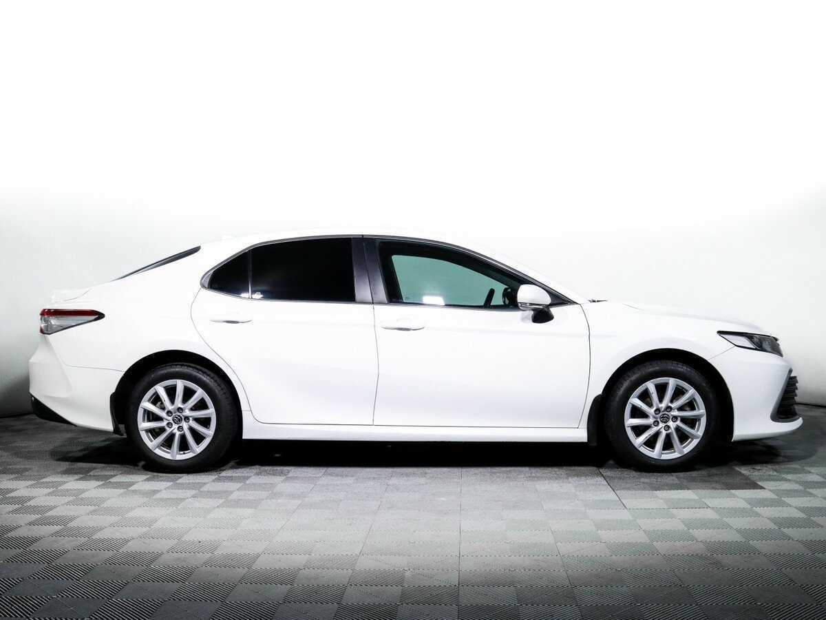 Toyota Camry 2021 года с пробегом. Фото: #3