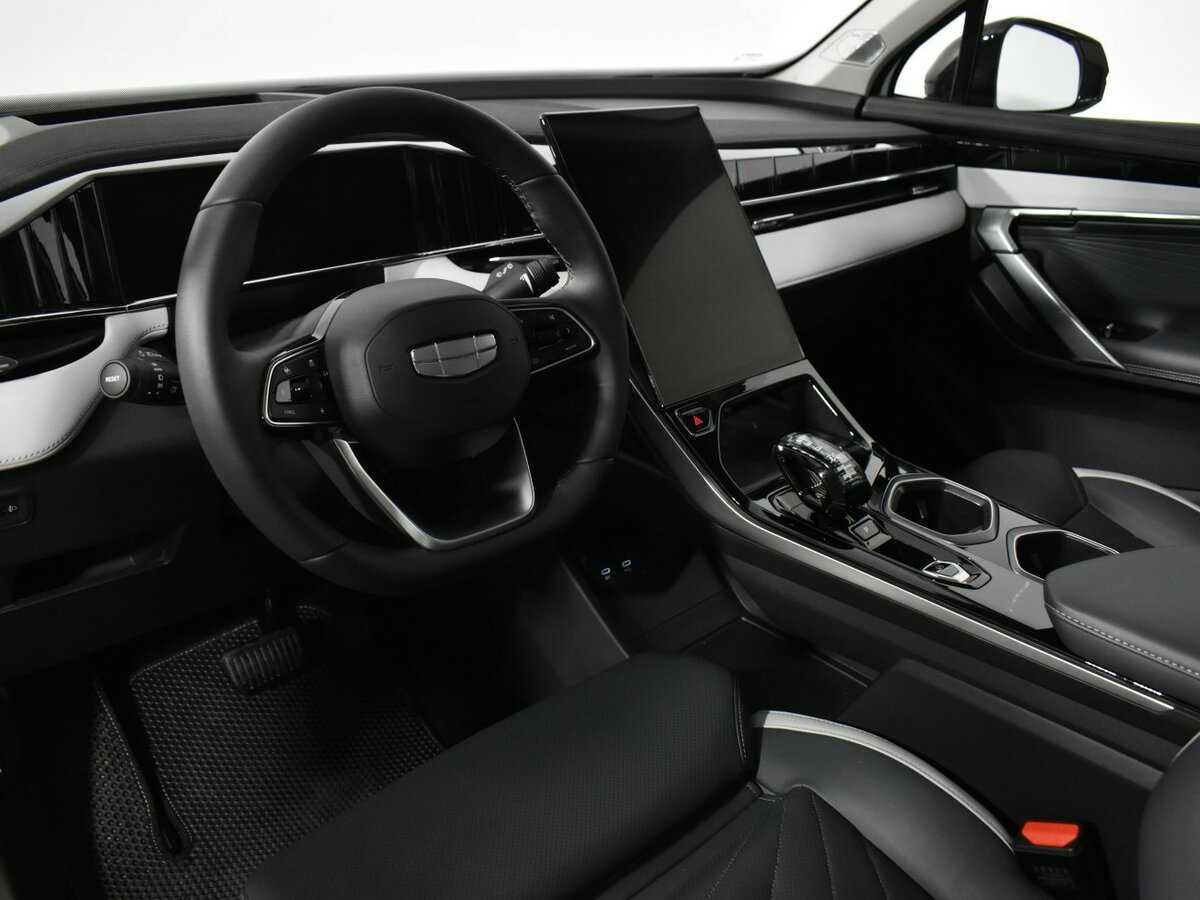 Geely Atlas 2024 года с пробегом. Фото: #8