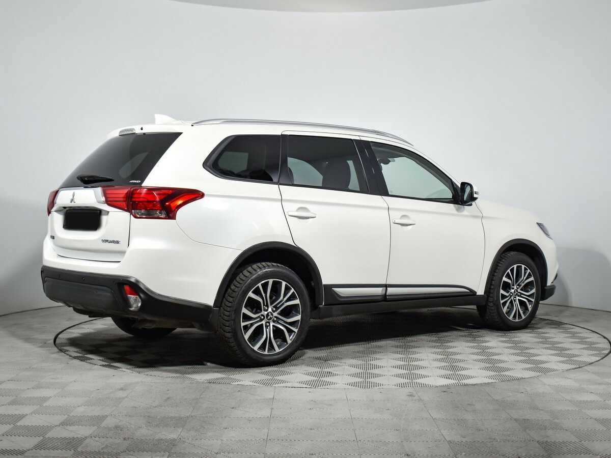 Mitsubishi Outlander 2018 года с пробегом. Фото: #3