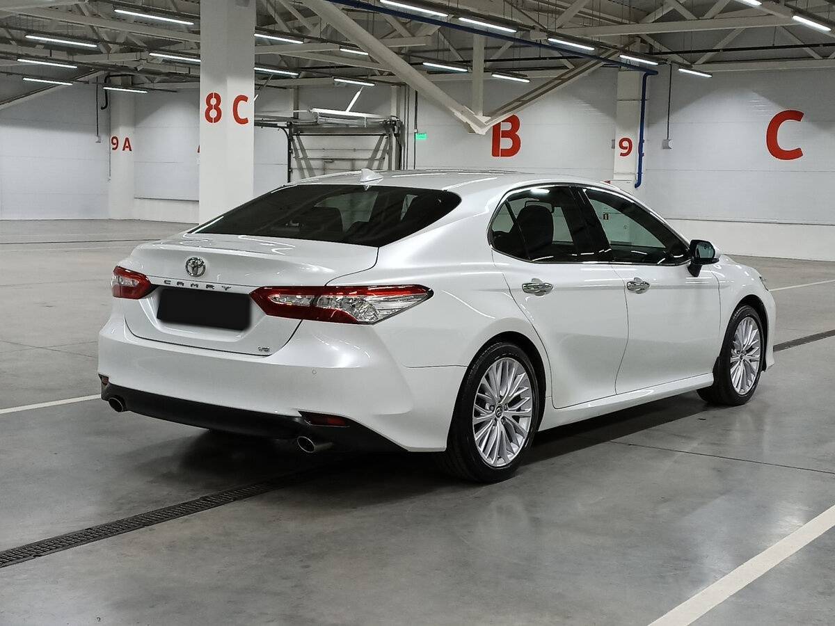 Toyota Camry 2019 года с пробегом. Фото: #4