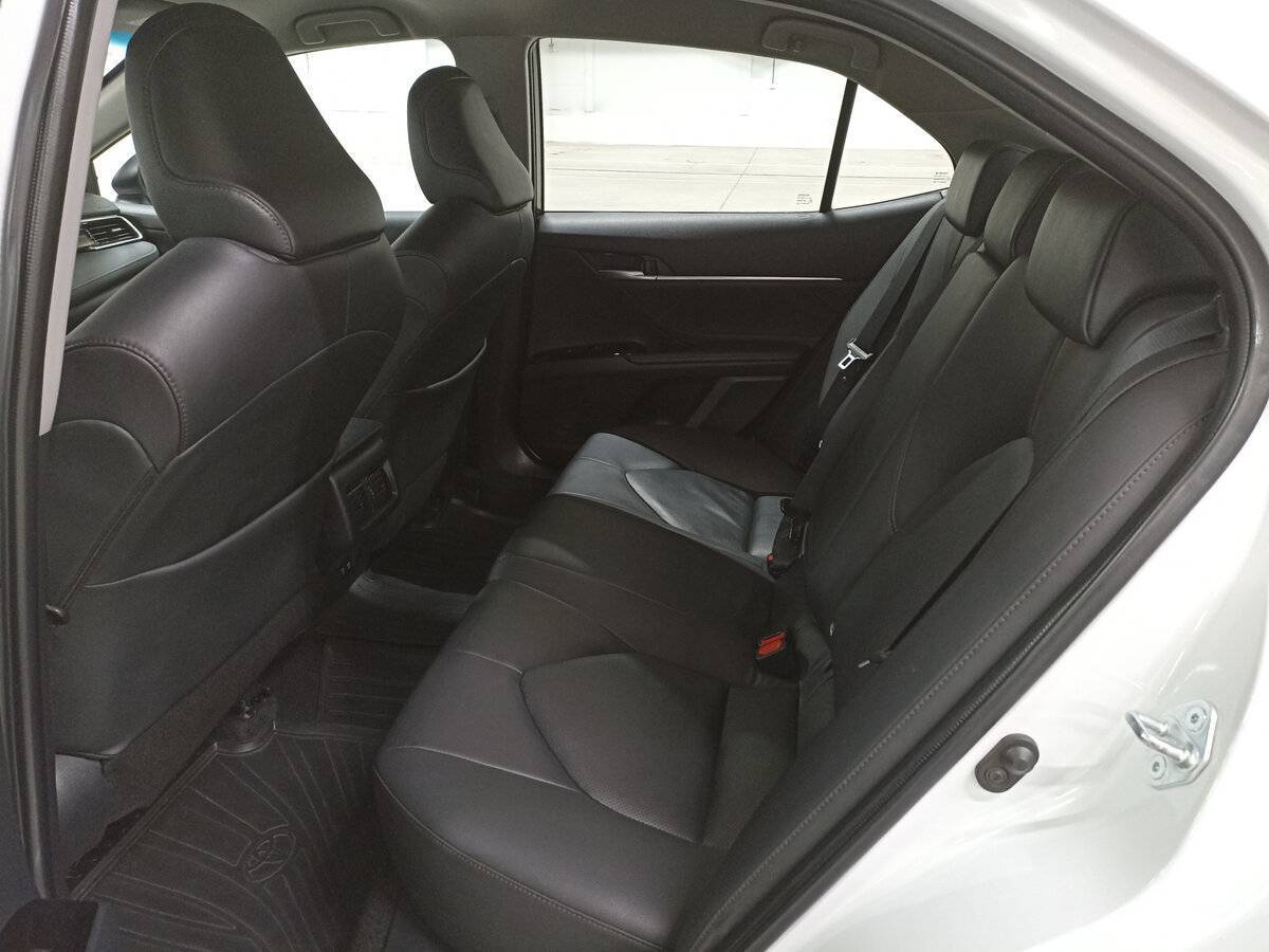 Toyota Camry 2019 года с пробегом. Фото: #11