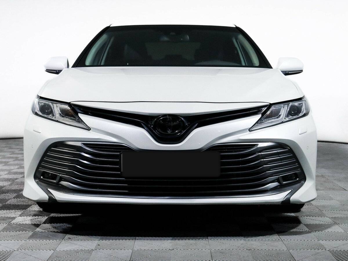 Toyota Camry 2021 года с пробегом. Фото: #1