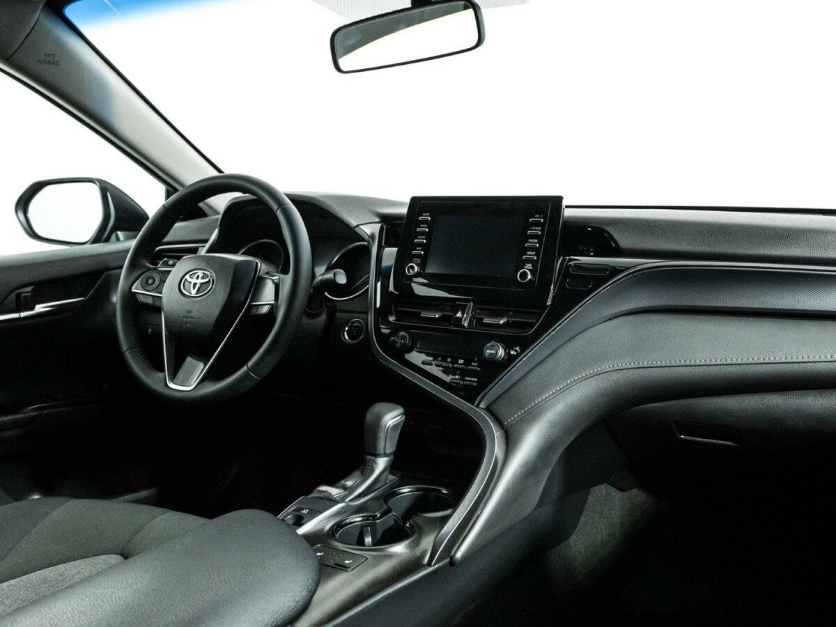 Б/У Тойота Камри 2021 года. Фото: #8