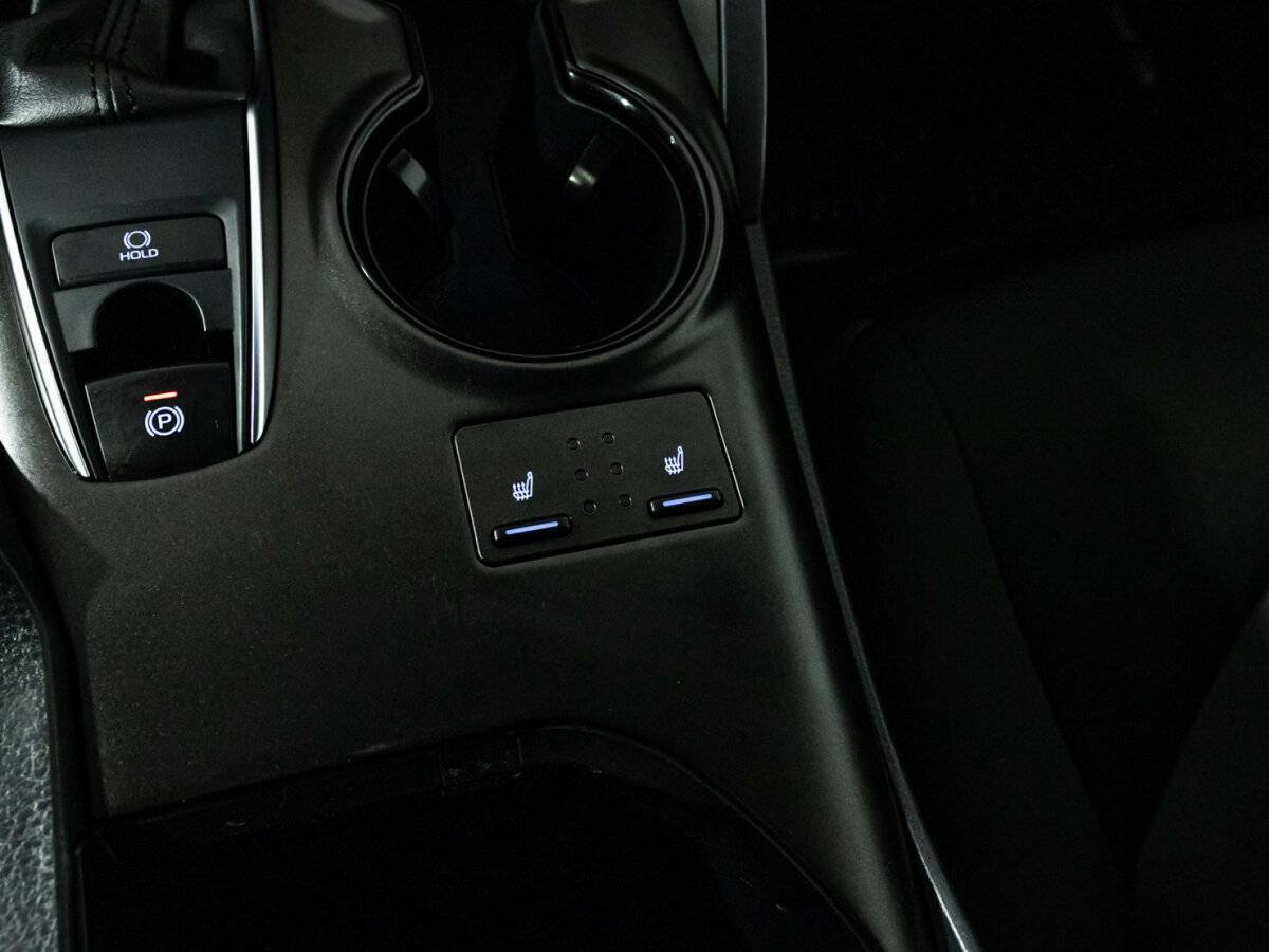 Б/У Тойота Камри 2021 года. Фото: #17