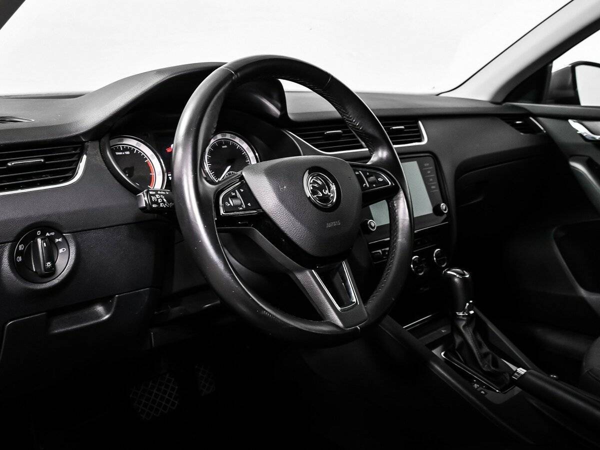 Б/У Шкода Октавия 2018 года. Фото: #11