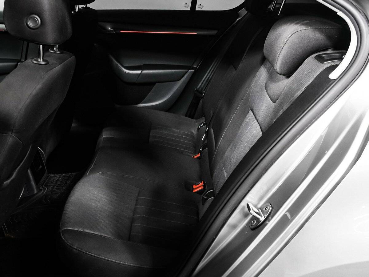 Б/У Шкода Октавия 2018 года. Фото: #12