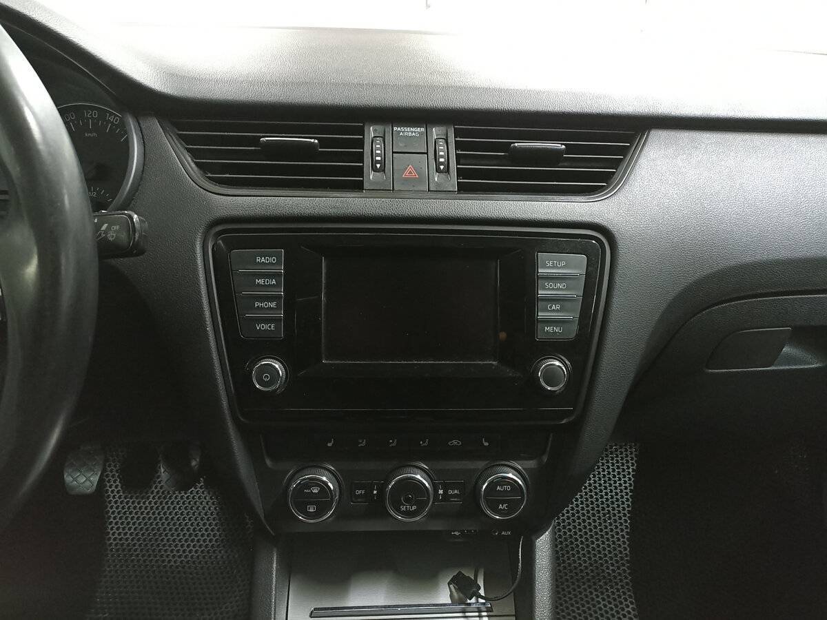 Б/У Шкода Октавия 2013 года. Фото: #14