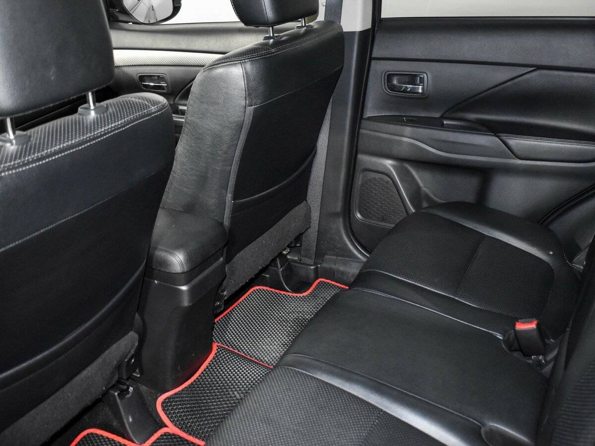 Mitsubishi Outlander 2014 года с пробегом. Фото: #10