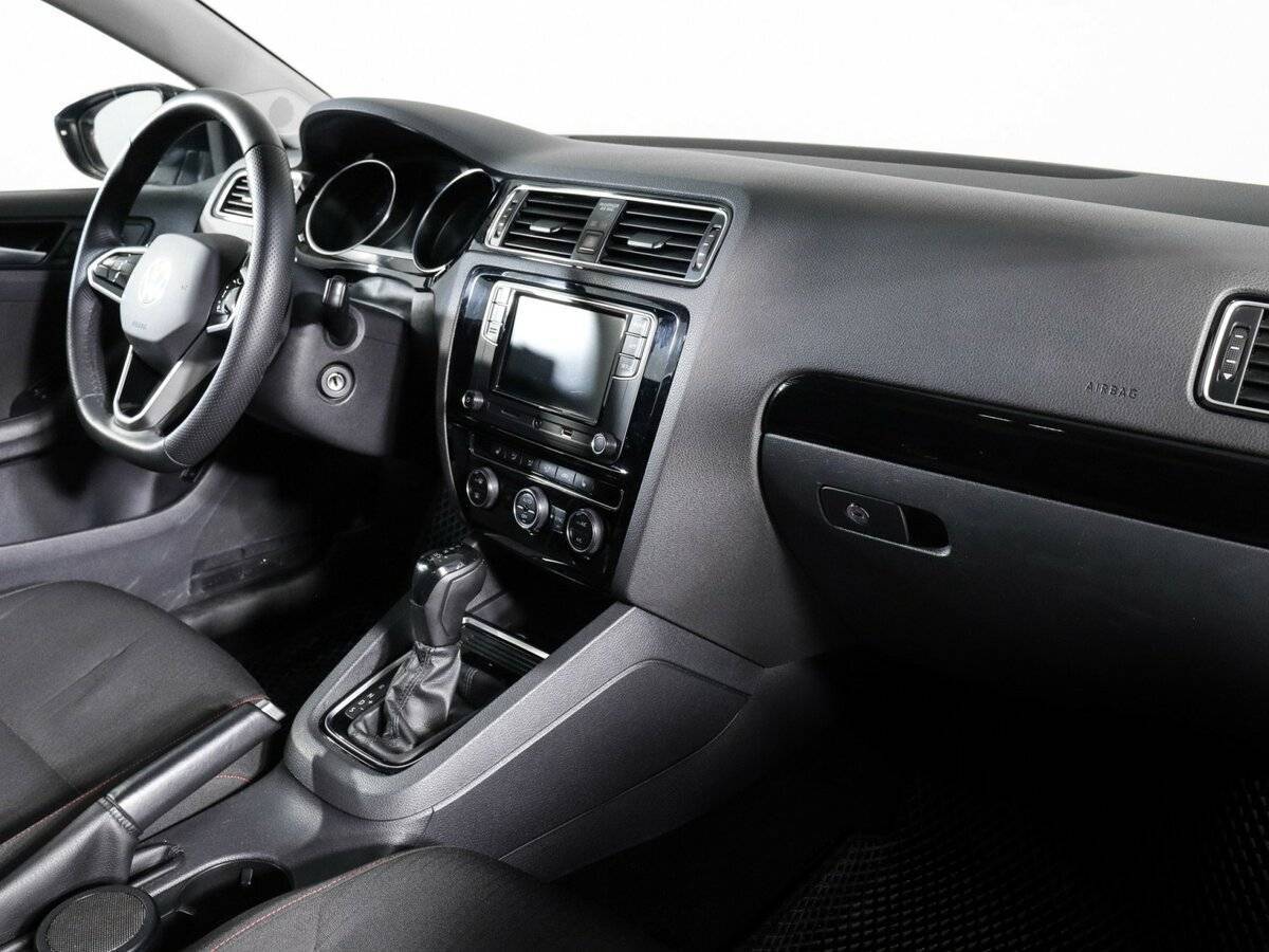 Б/У Фольксваген Джетта 2018 года. Фото: #8