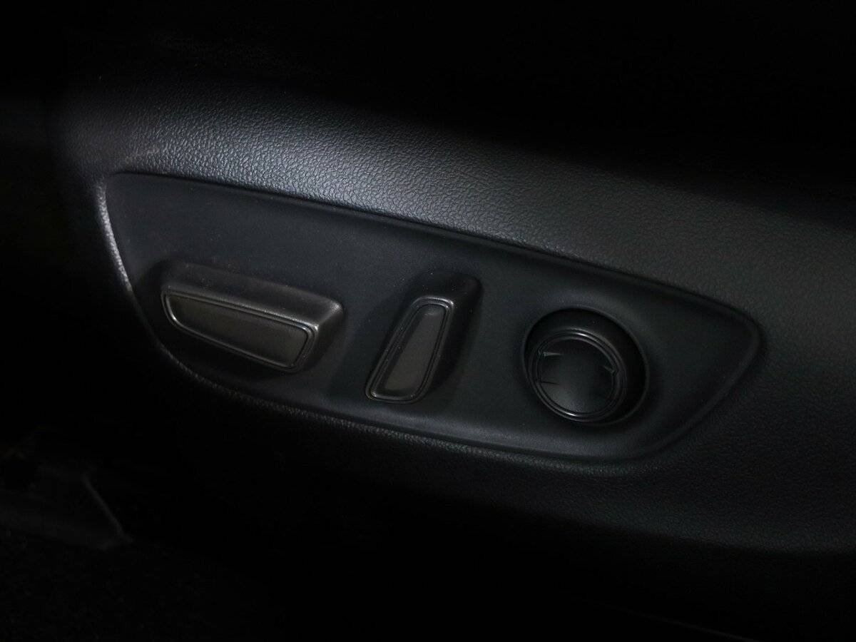 Toyota RAV4 2020 года с пробегом. Фото: #14