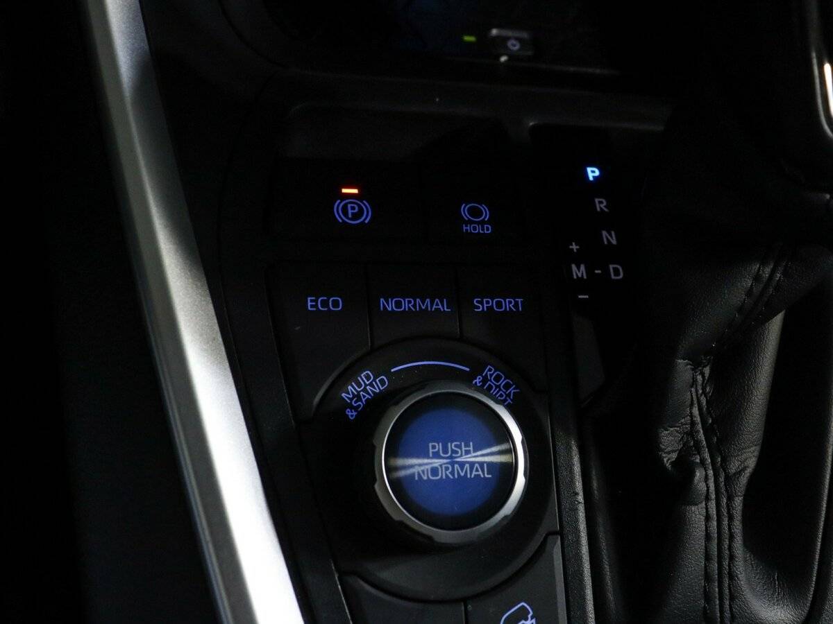 Toyota RAV4 2020 года с пробегом. Фото: #20