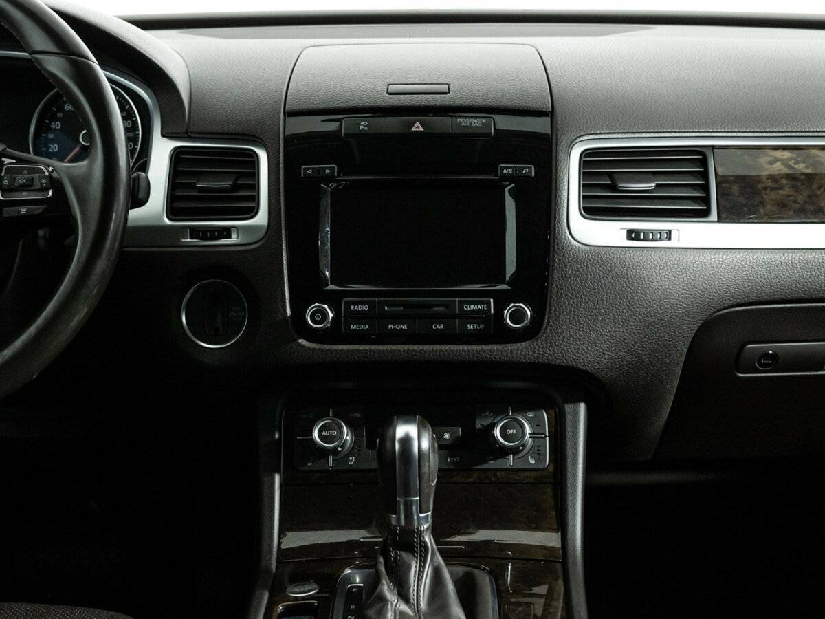 Б/У Фольксваген Туарег 2013 года. Фото: #13