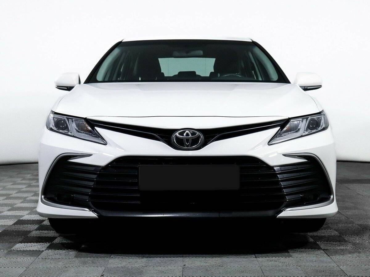 Toyota Camry 2021 года с пробегом. Фото: #1