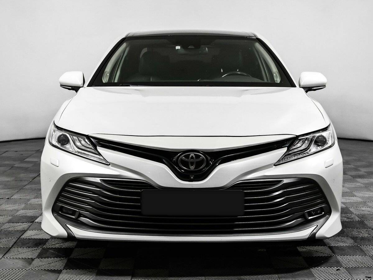 Toyota Camry 2019 года с пробегом. Фото: #1