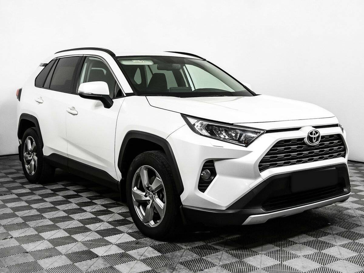 Toyota RAV4 2021 года с пробегом. Фото: #2