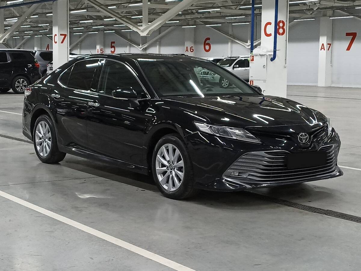 Toyota Camry 2019 года с пробегом. Фото: #2