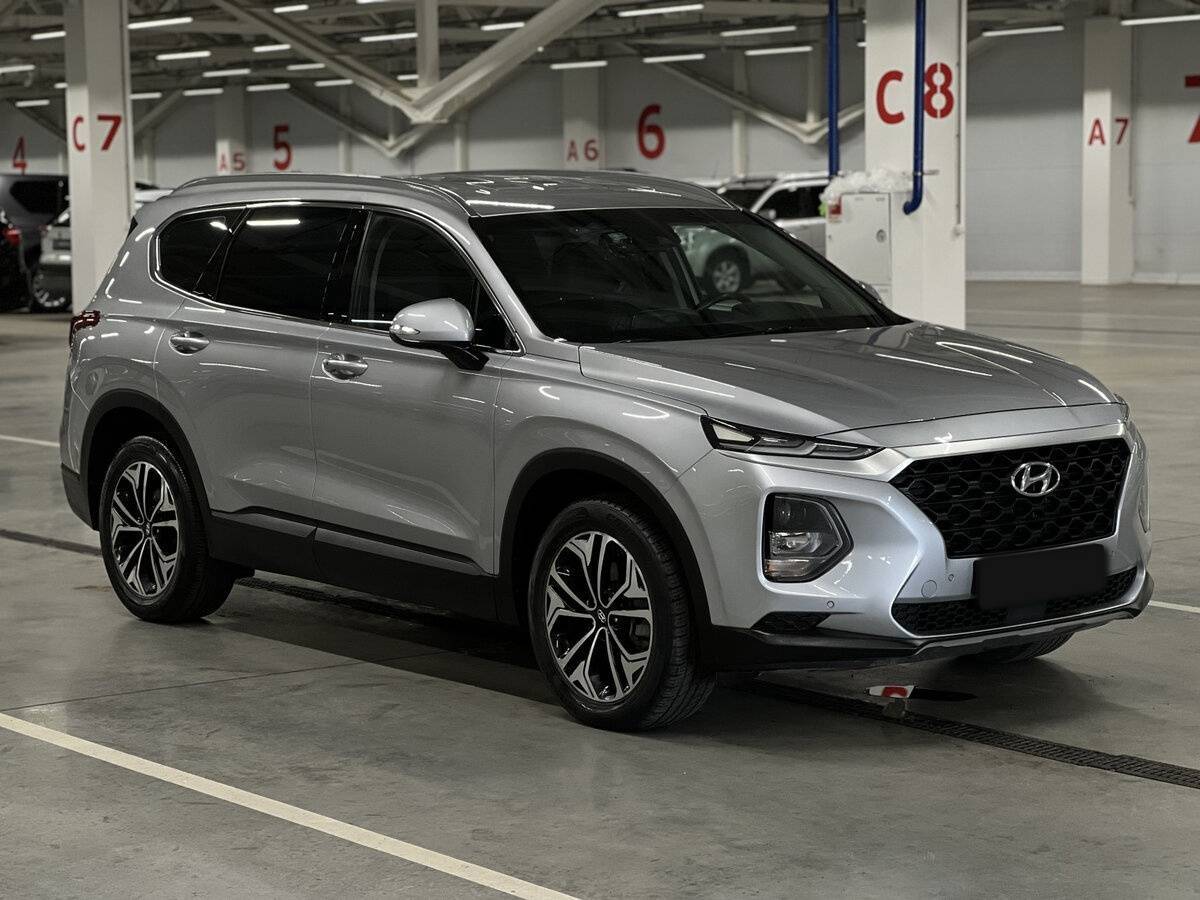 Hyundai Santa Fe 2019 года с пробегом. Фото: #2
