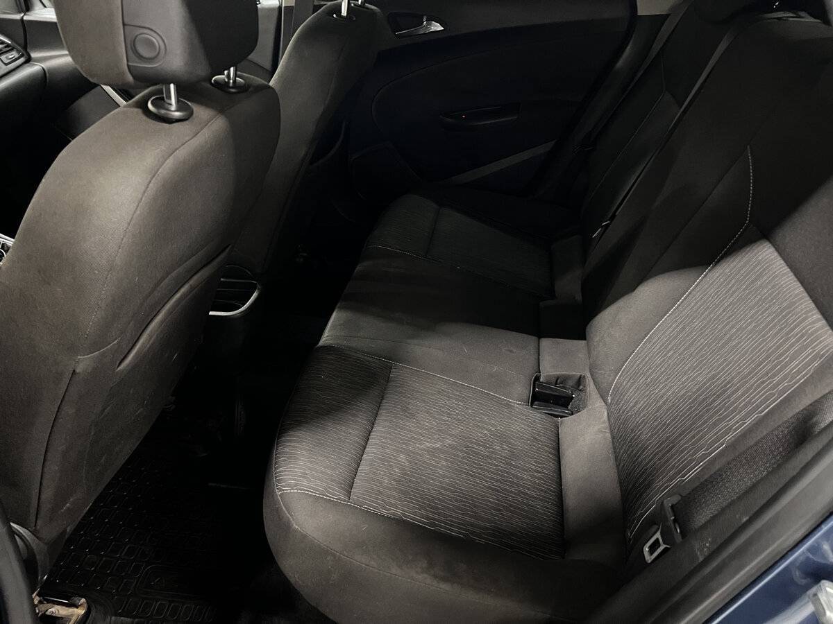 Б/У Опель Астра 2013 года. Фото: #11