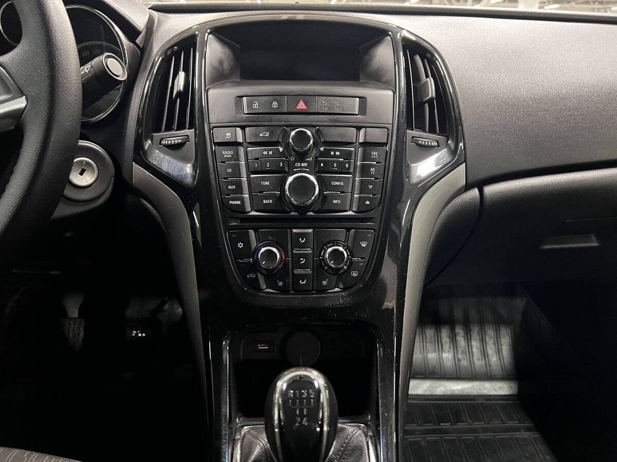 Б/У Опель Астра 2013 года. Фото: #14