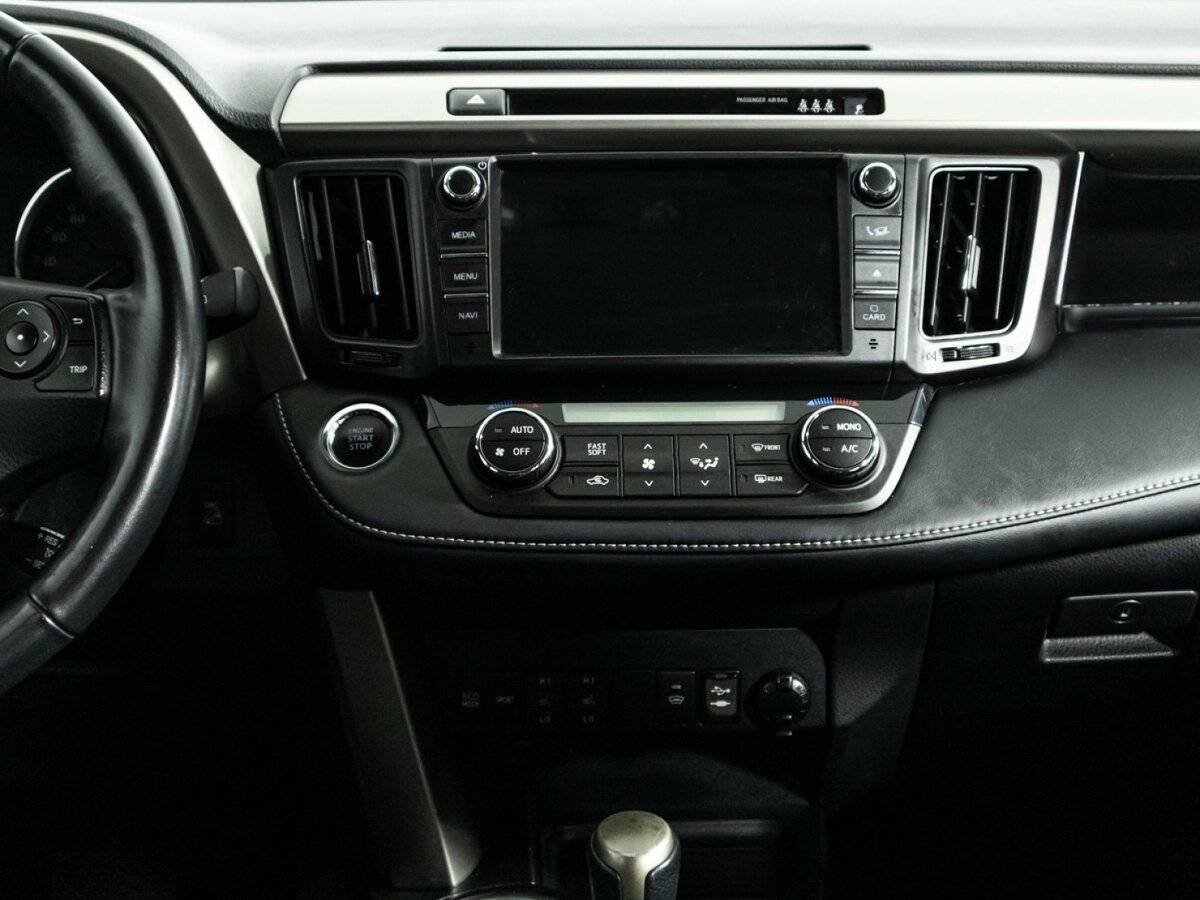 Toyota RAV4 2018 года с пробегом. Фото: #13