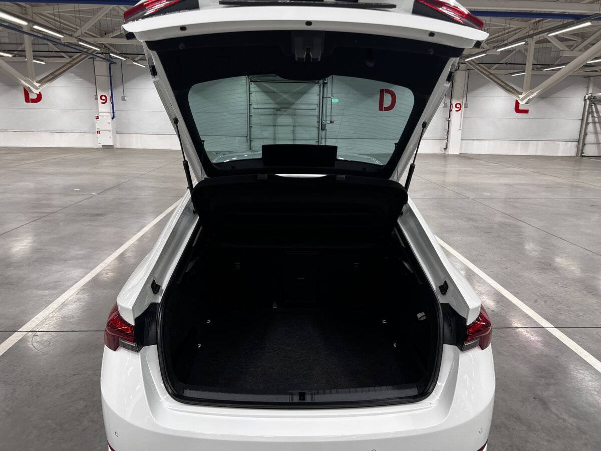 Б/У Шкода Октавия 2020 года. Фото: #9