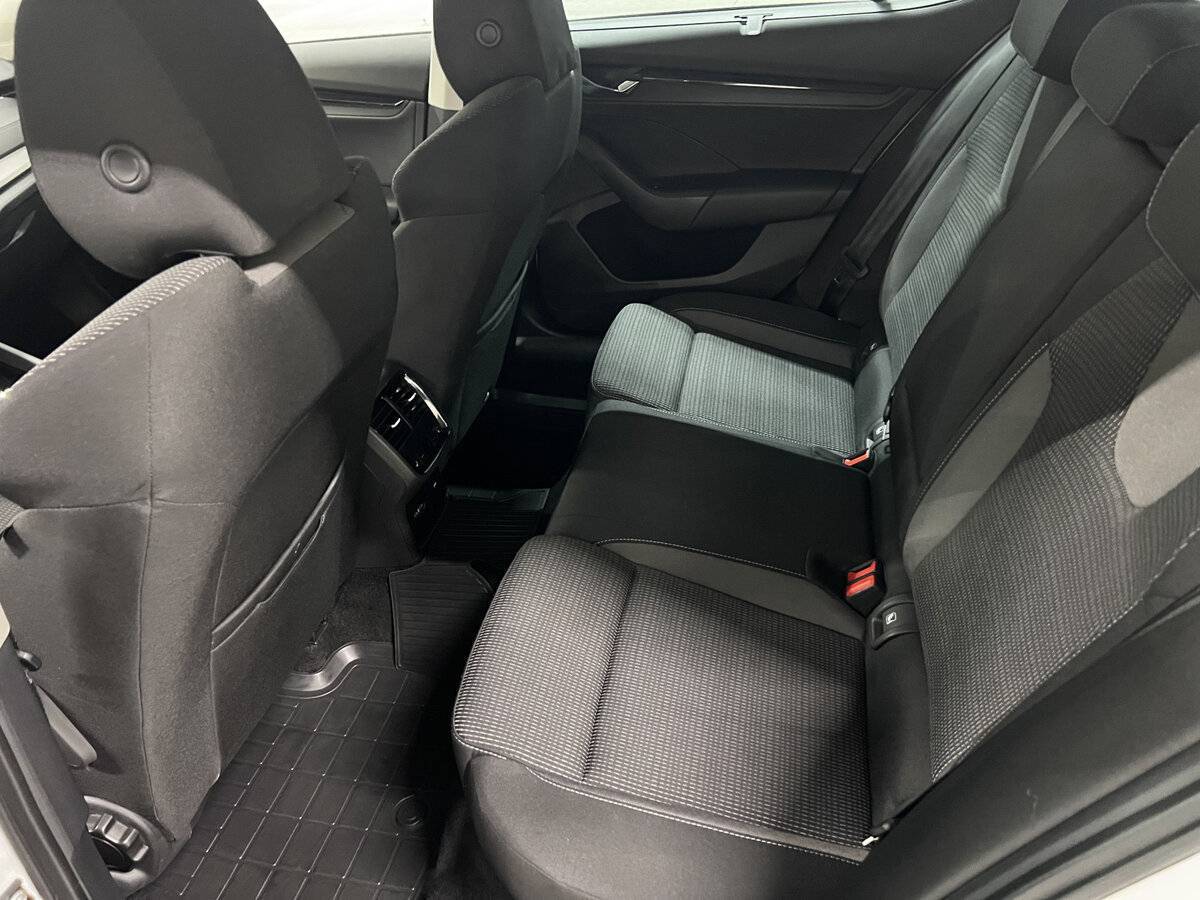 Б/У Шкода Октавия 2020 года. Фото: #11