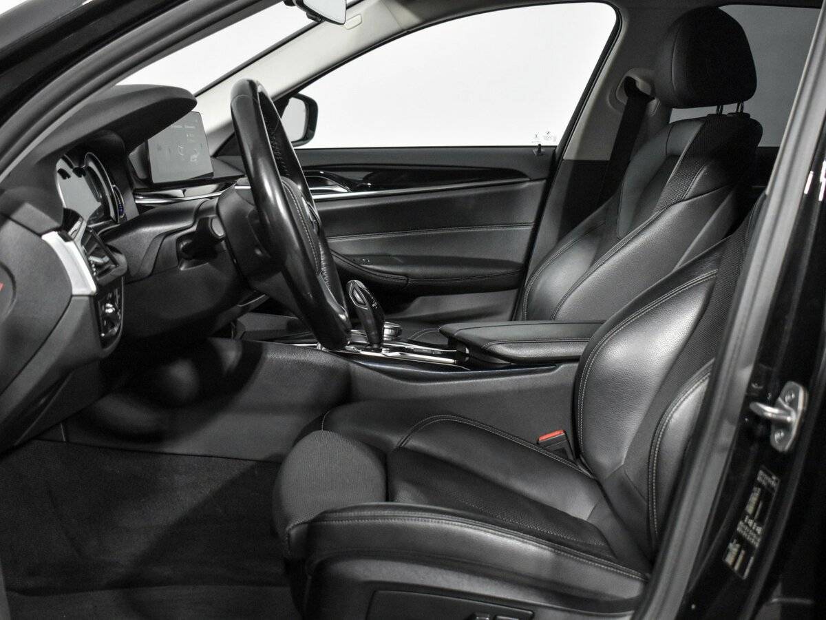 BMW 5 серии 2017 года с пробегом. Фото: #11