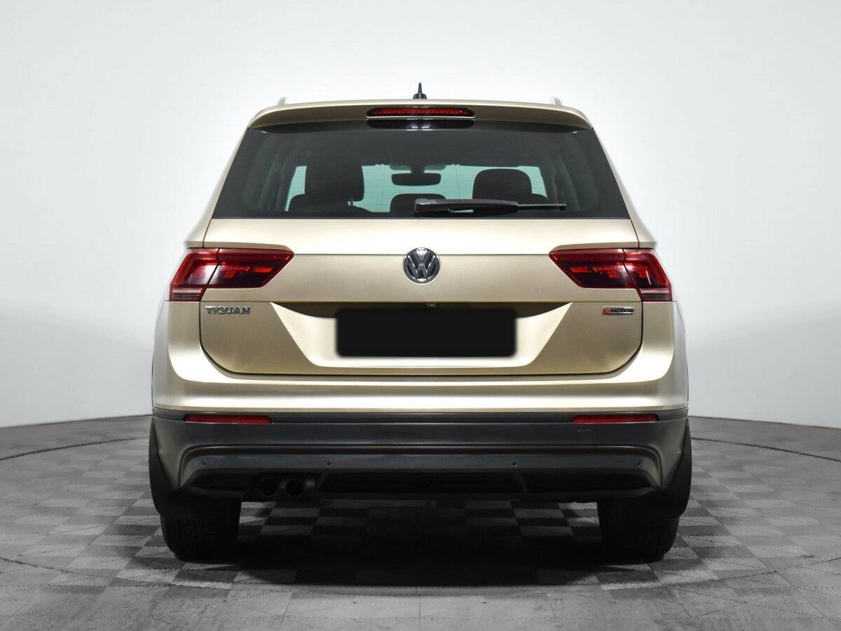 Volkswagen Tiguan 2018 года с пробегом. Фото: #5