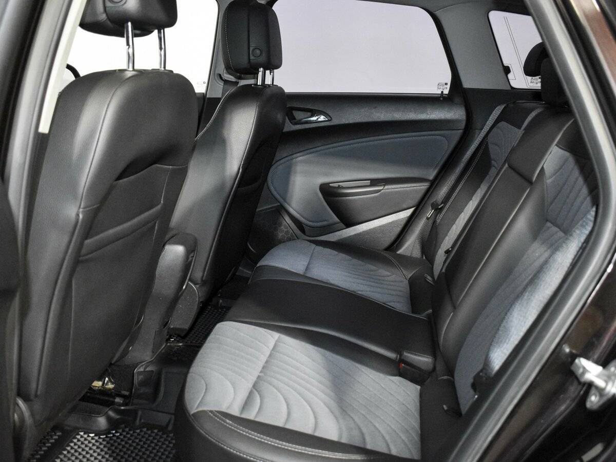 Б/У Опель Астра 2013 года. Фото: #11